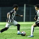 Empate emocionante entre Corinthians e Santos no Brasileirão Sub-20