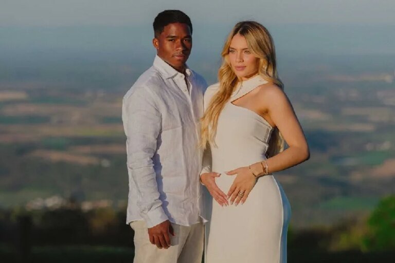 Endrick e esposa revelam gravidez do primeiro filho