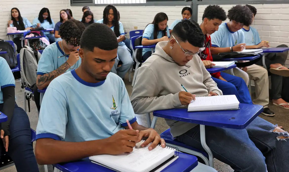 Enem obrigatório: Governo busca novo modelo de avaliação educacional