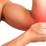 Entenda a dor no cotovelo: causas do “choquinho” explicado