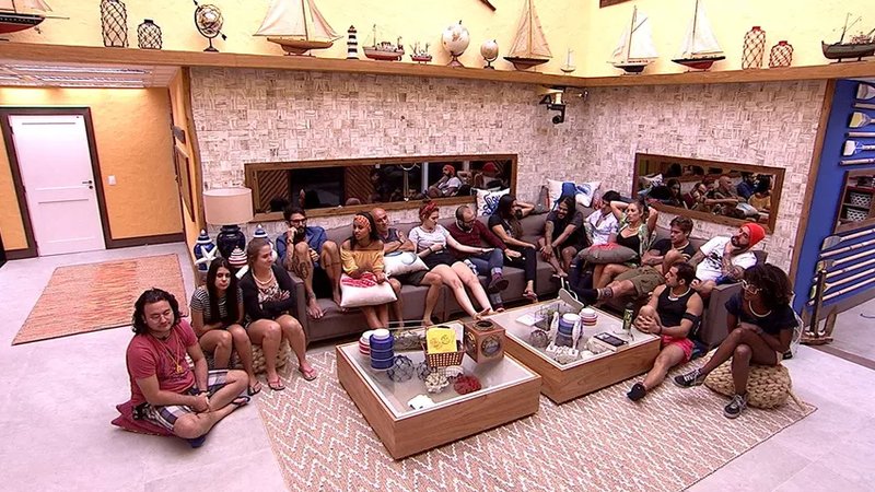 Ex-BBB revela razão da terceira harmonização íntima surpreendente