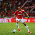 Fernando, ex-Internacional e Manchester City, se despede do futebol