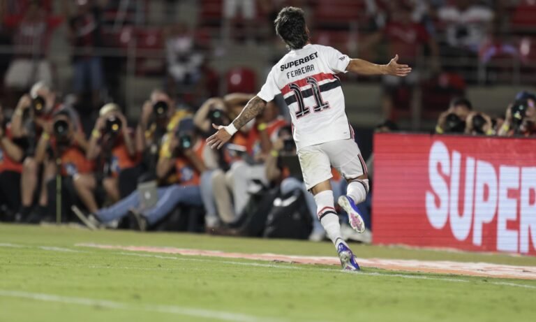Ferreira brilha e São Paulo vence o Cruzeiro em grande atuação
