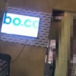 Filha acusa pai de espionagem durante banho íntimo