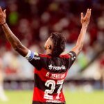 Flamengo vence Independiente Medellín e assume liderança na Libertadores
