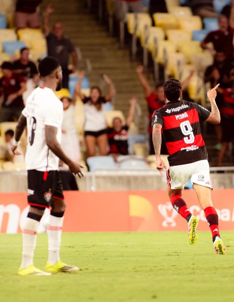 Flamengo supera Vitória na Copa do Brasil e segue 100% há 6 jogos