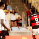 Flamengo vence Vitória na Copa do Brasil com gols decisivos