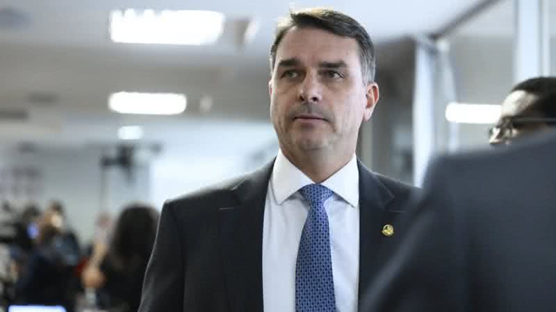 Flávio Bolsonaro e as Viagens de Jato: Documentos Reveladores