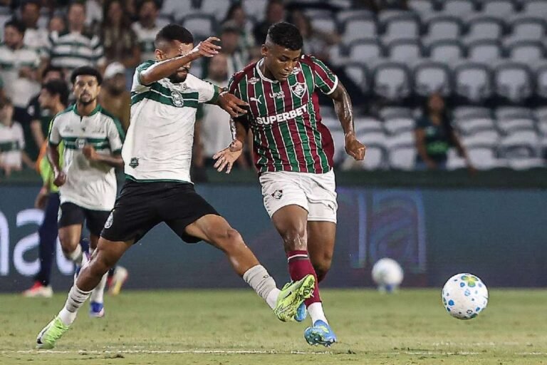 Fluminense luta por empate contra Coritiba e mira G4