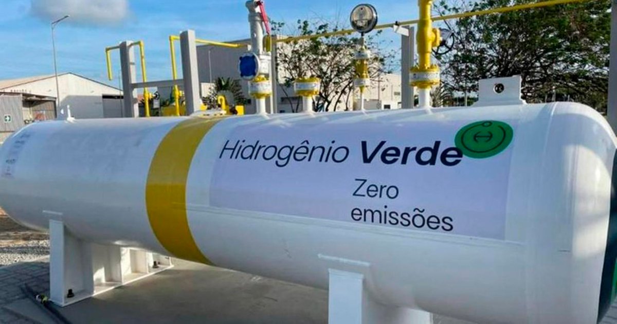 imagem é uma fotografia de um cilindro branco de armazenagem de hidrogênio verde