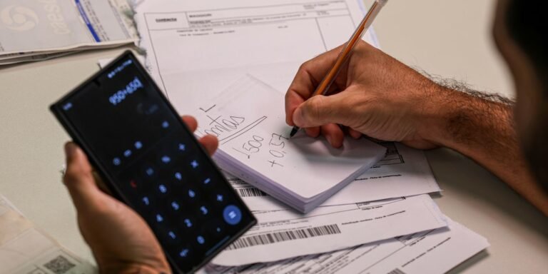 Governo enfrenta déficit recorde em março devido a precatórios