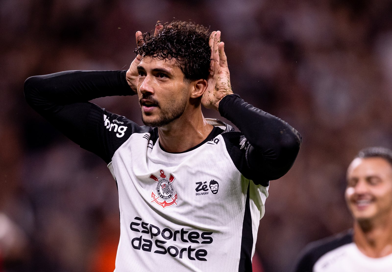 Gustavo Henrique se destaca e lidera artilharia do Brasileirão