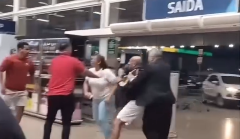 homem tenta ajudar em briga de casal, mas agressão se volta contra ele