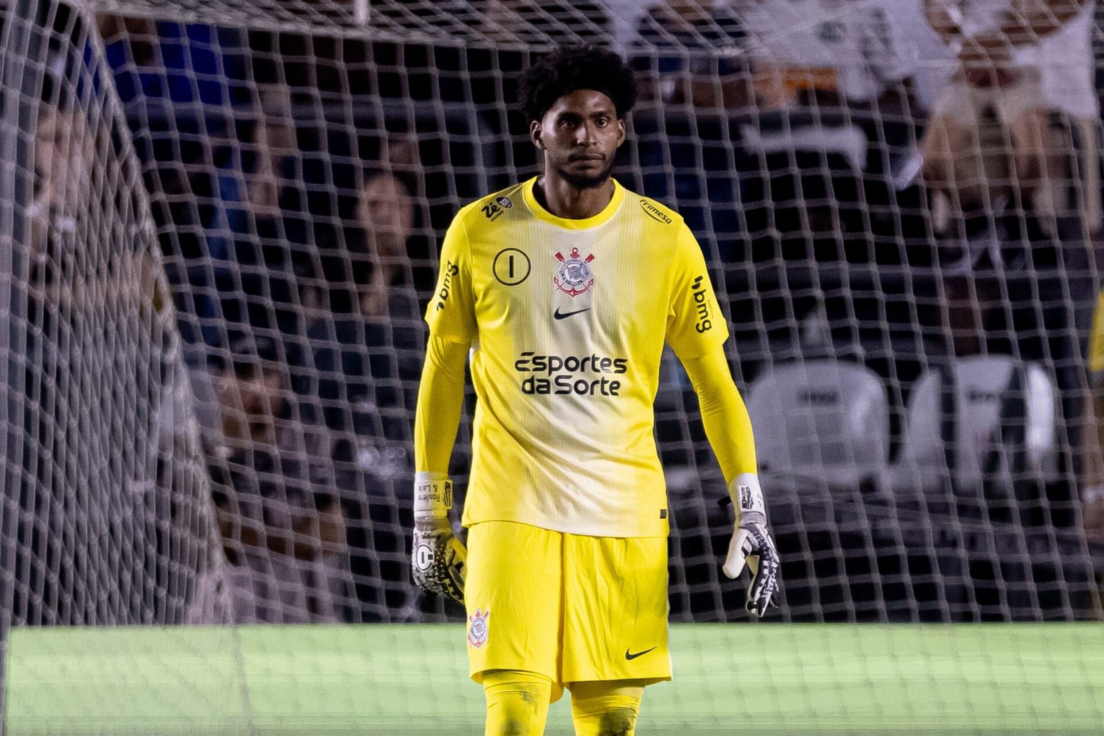 Hugo questiona arbitragem após Dérbi: 'Decisões tendenciosas'