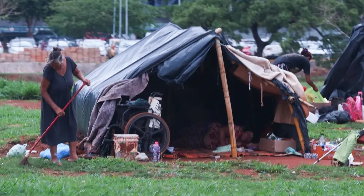 IBGE anuncia primeiro censo da população em situação de rua para 2028