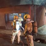 Incêndio devasta residência na Candangolândia e causa destruição Incêndio devasta residência na Candangolândia e causa destruição