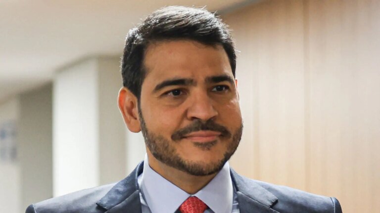 Indicação de Jorge Messias ao STF é protocolada no Senado