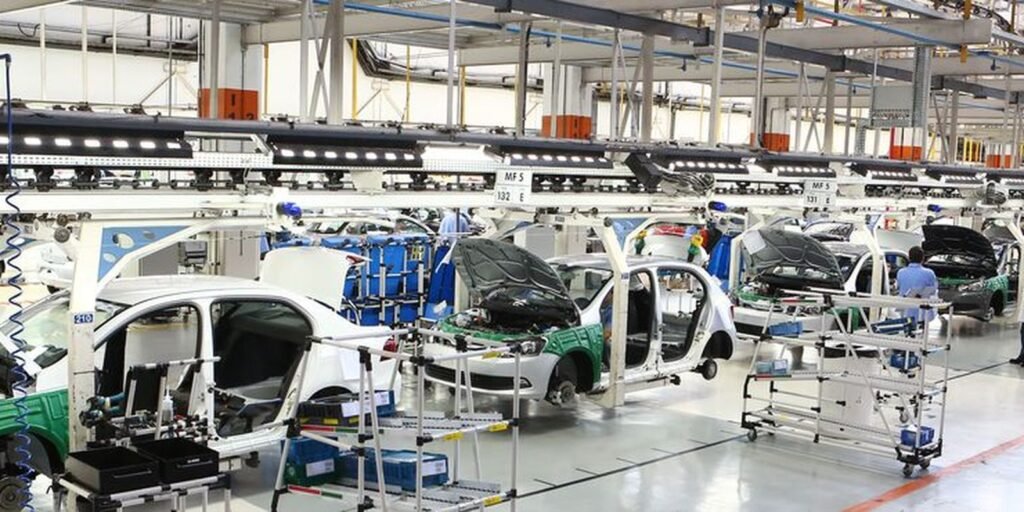 Indústria Brasileira Cresce 0,9% em Fevereiro de 2023