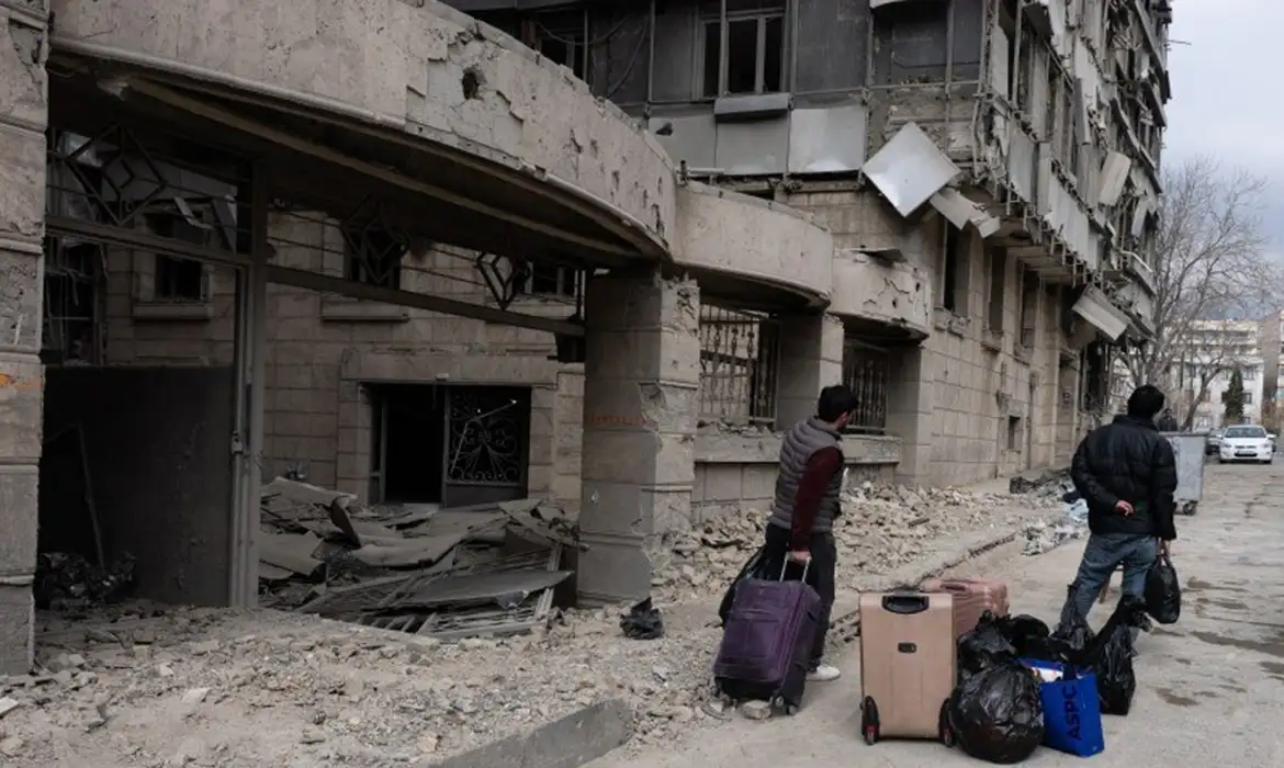 Irã aceita plano de cessar-fogo, mas veta abertura do Estreito