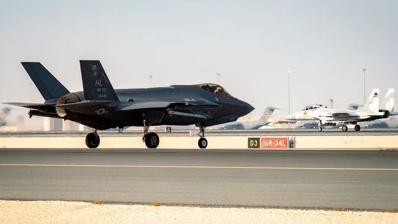 Irã busca piloto americano após derrubada de F-35, revela mídia