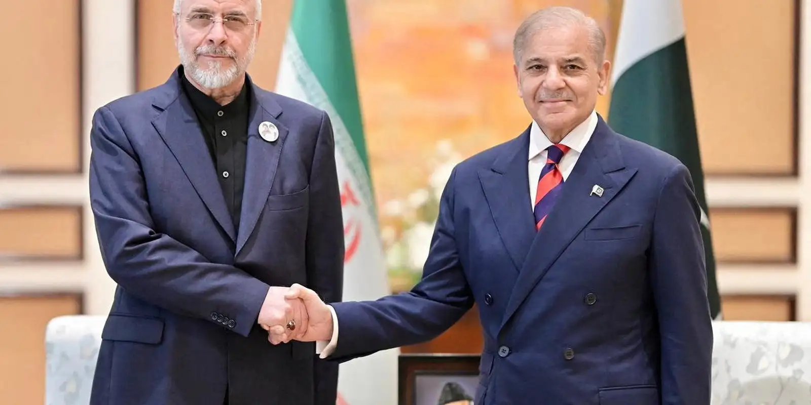 Irã e EUA se encontram no Paquistão para discutir paz