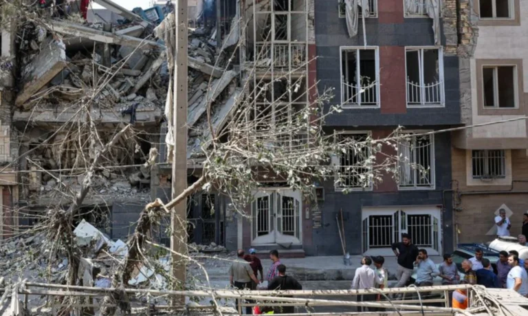 Irã ignora ultimato de Trump e reafirma controle sobre Ormuz