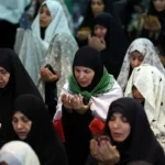 Iranianos Buscam Identidade em Meio à Crise do Ocidente Iranianos Buscam Identidade em Meio à Crise do Ocidente