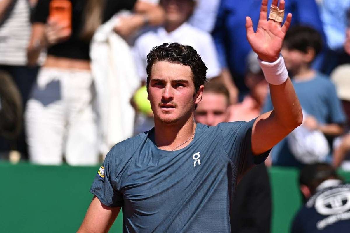 João Fonseca é eliminado por Zverev nas quartas de Monte Carlo