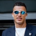 Jogador é suspenso por romance com filha de ícone do clube