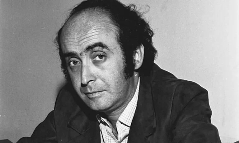 Jornalista Recebe Título de Doutor Honoris Causa em Cerimônia Especial