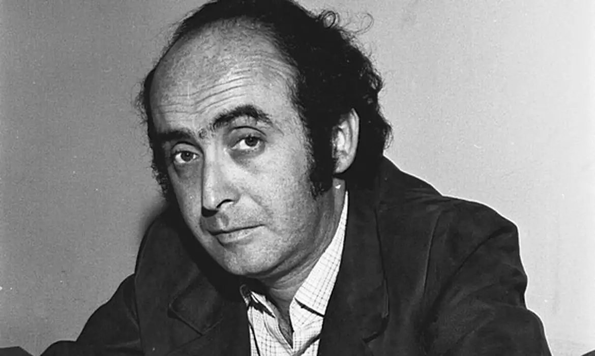 Jornalista Recebe Título de Doutor Honoris Causa em Cerimônia Especial