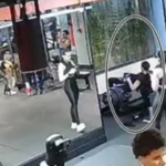 Jovem levanta 180 kg em elevação pélvica e fratura joelhos Jovem levanta 180 kg em elevação pélvica e fratura joelhos