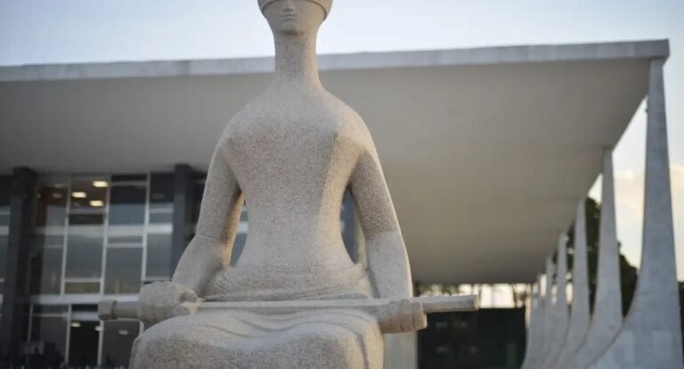 Juízes pedem adiamento de decisão que limitou penduricalhos