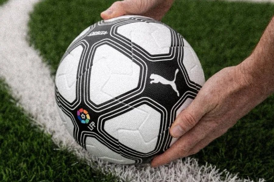 LaLiga e Puma apresentam bola retrô para evento especial na Espanha