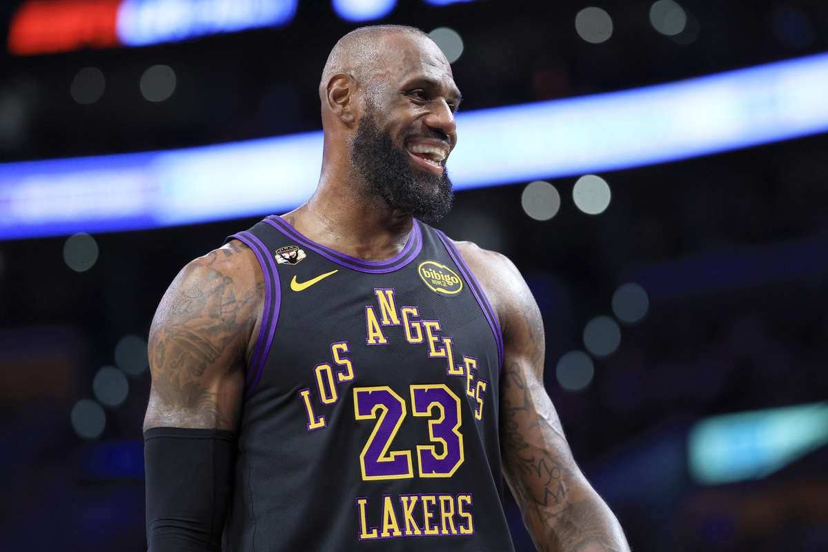 LeBron James, 41 anos, é eleito Jogador da Semana na NBA