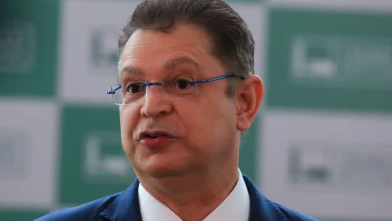 Líder do PL rebate apoio à PEC 6x1: "Não somos otários"