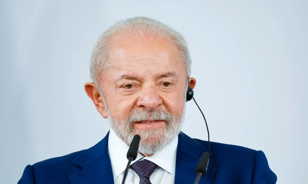 Lula desembarca na Alemanha para firmar parcerias comerciais