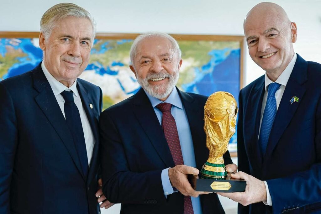 Lula discute Neymar na Copa com técnico Ancelotti