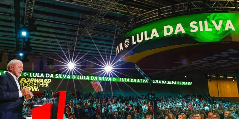 Lula mobiliza multidão na Espanha e clama por união progressista