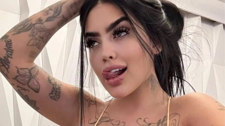 MC Mirella exibe bumbum tatuado em nova foto seminua; confira!