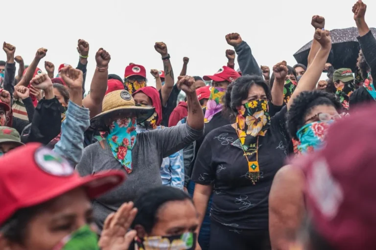 Mulheres do MST ocupam fazenda em Presidente Epitácio (SP), no Pontal do Paranapanema