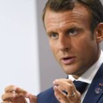 Macron sugere que EUA falem francês após comentário de Charles III