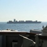 Marinha dos EUA Ataca Cargueiro Iraniano: Veja o Vídeo Impactante