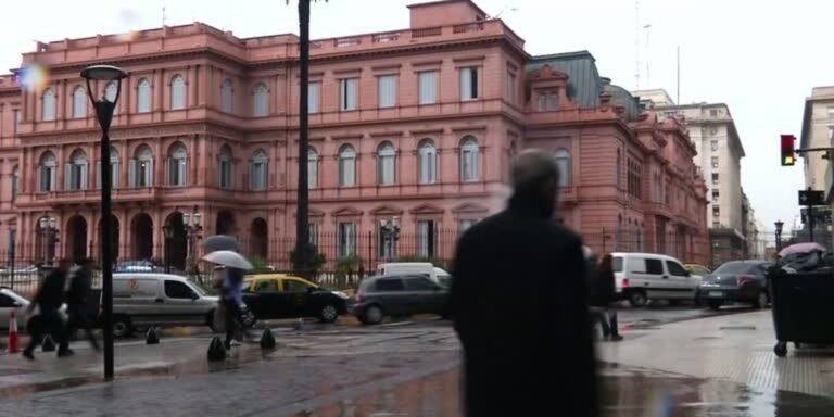 Milei veta jornalistas na Casa Rosada: "ataque à liberdade"