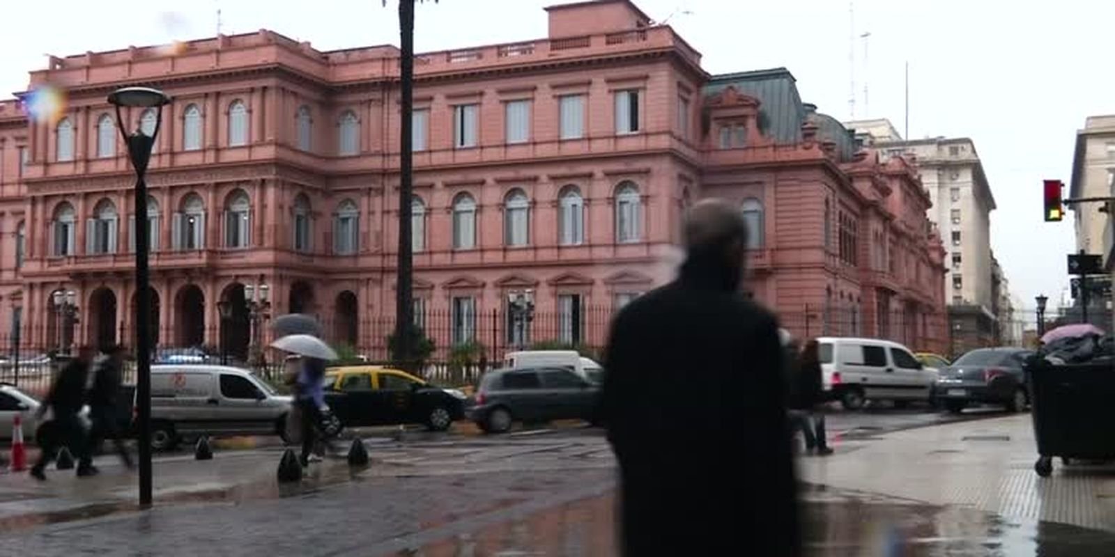 Milei veta jornalistas na Casa Rosada: "ataque à liberdade"