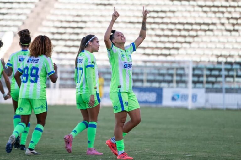 Futebol Feminino: Minas Brasília vence time do MT no Bezerrão
