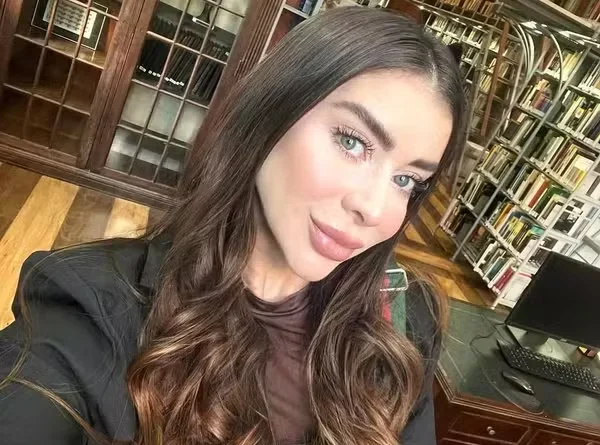 Modelo descreveu angústia antes de ser encontrada morta, revela amigo