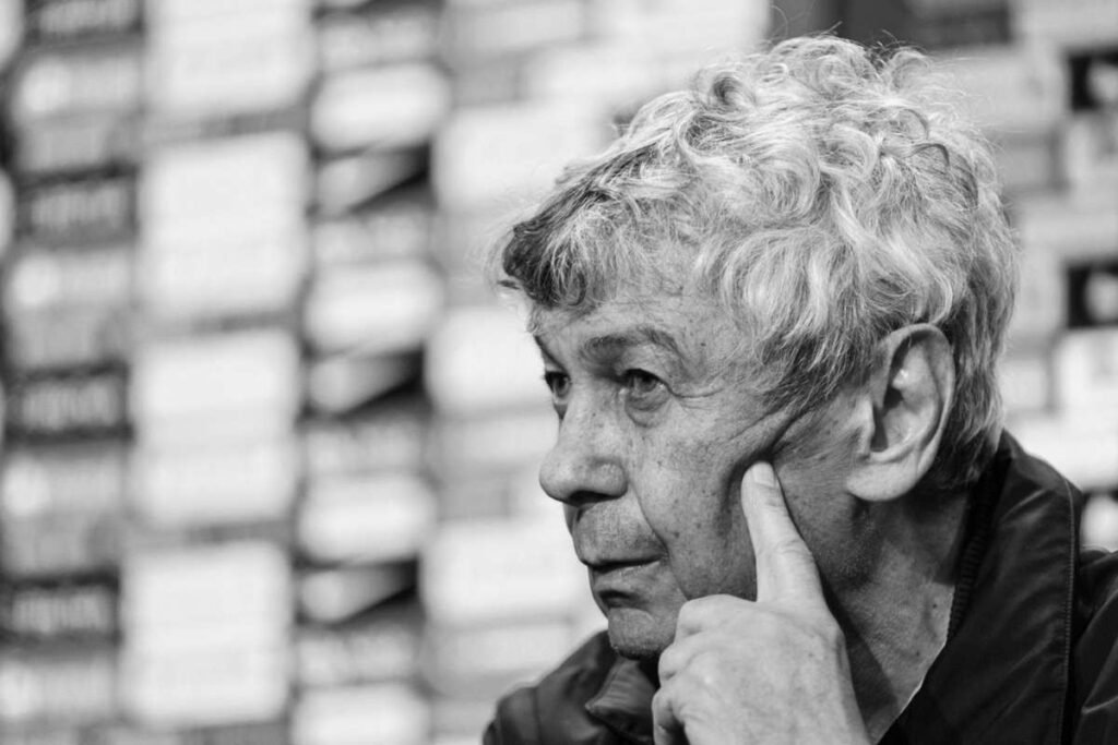 Morre Mircea Lucescu, ícone do futebol romeno, aos 80 anos