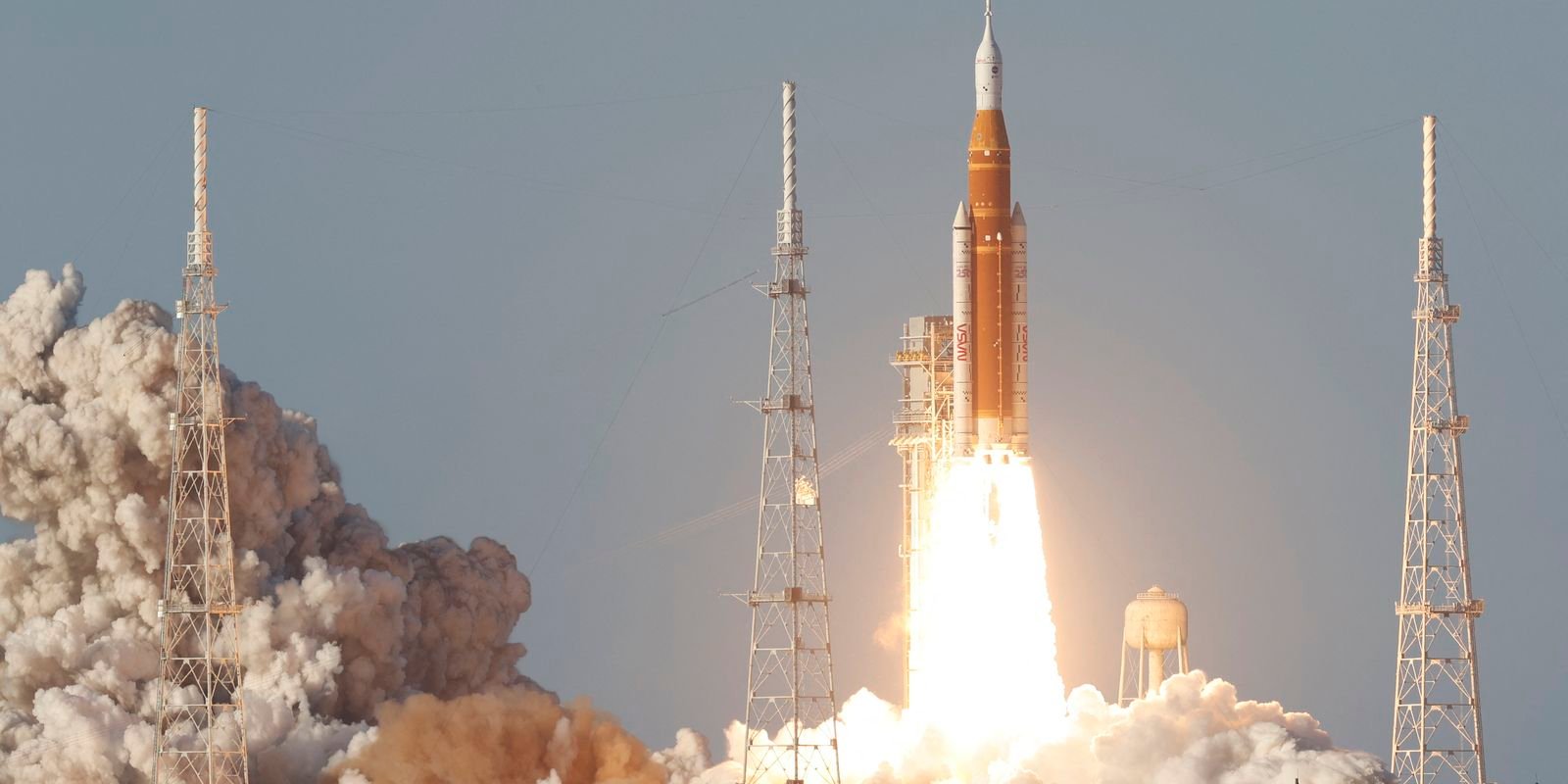 NASA inicia histórica missão lunar tripulada após 50 anos