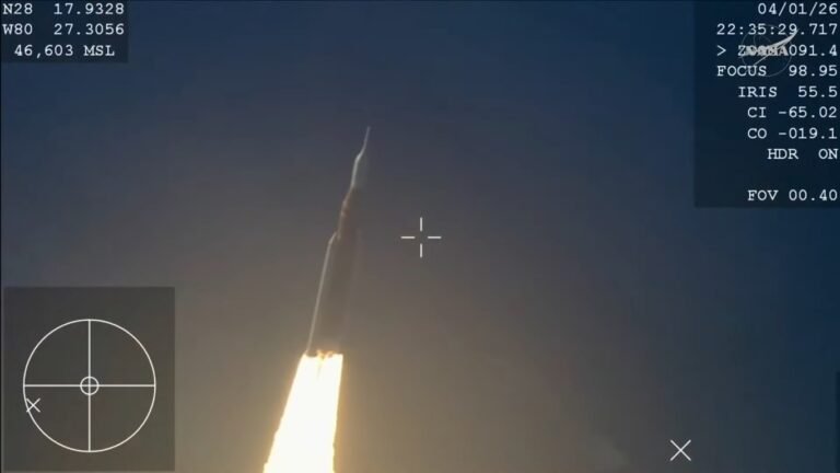 NASA lança foguete tripulado rumo à Lua após 50 anos